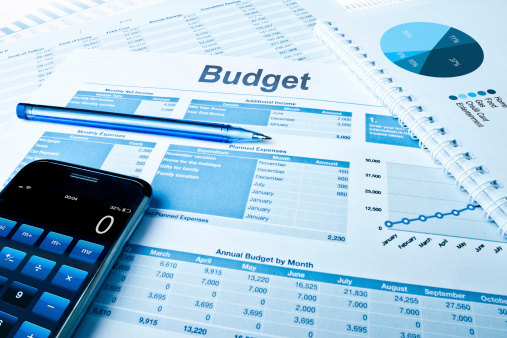 4 Ways Your Small Business Can Stay Within Budget